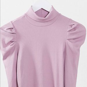 Long sleeve. Puffy sleeves. Super stylish. Lilac color, size:L